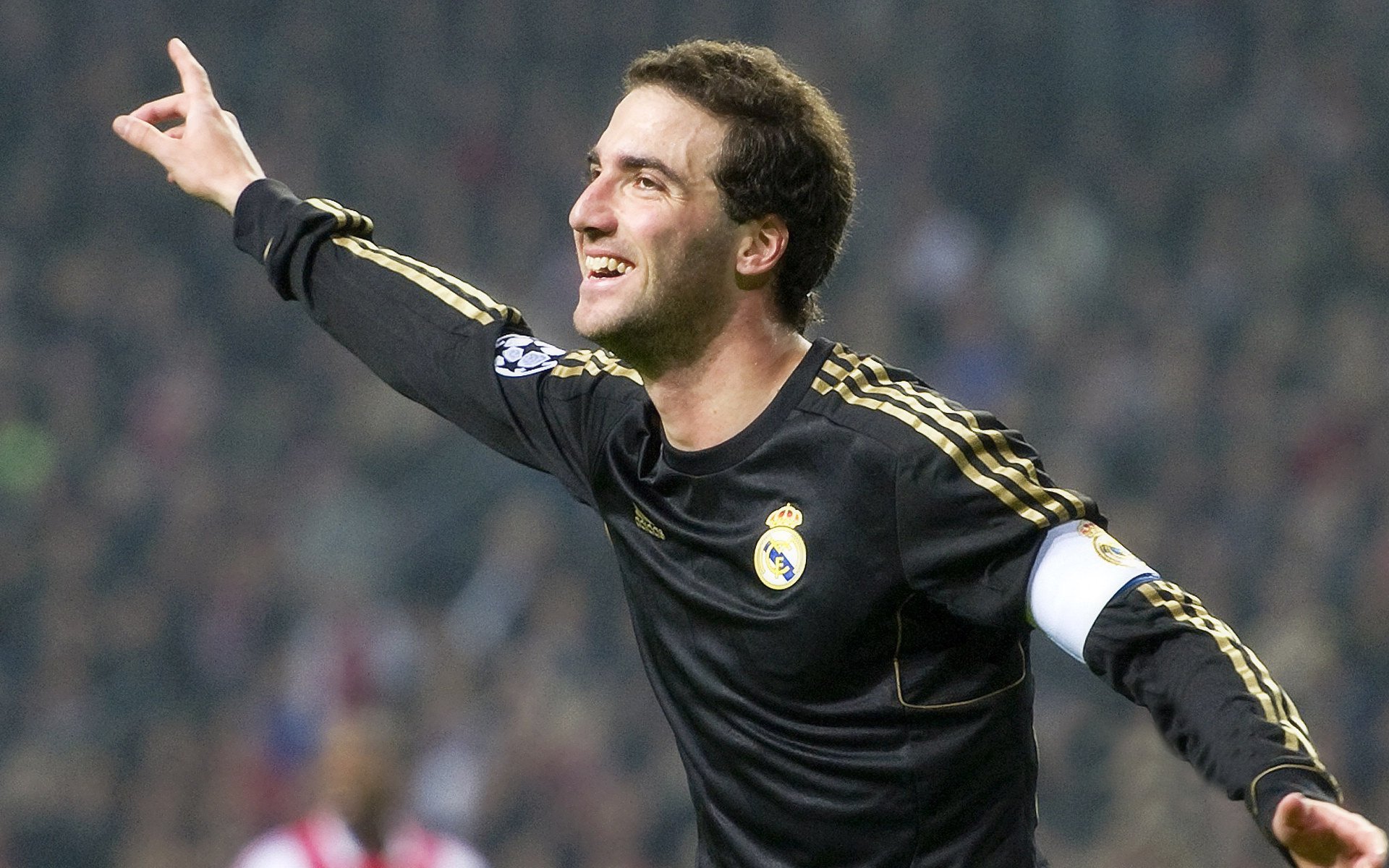 kaiyun网站-青少年电竞保护措施不断完善，预防沉迷，促进健康成长，青少年玩电竞游戏